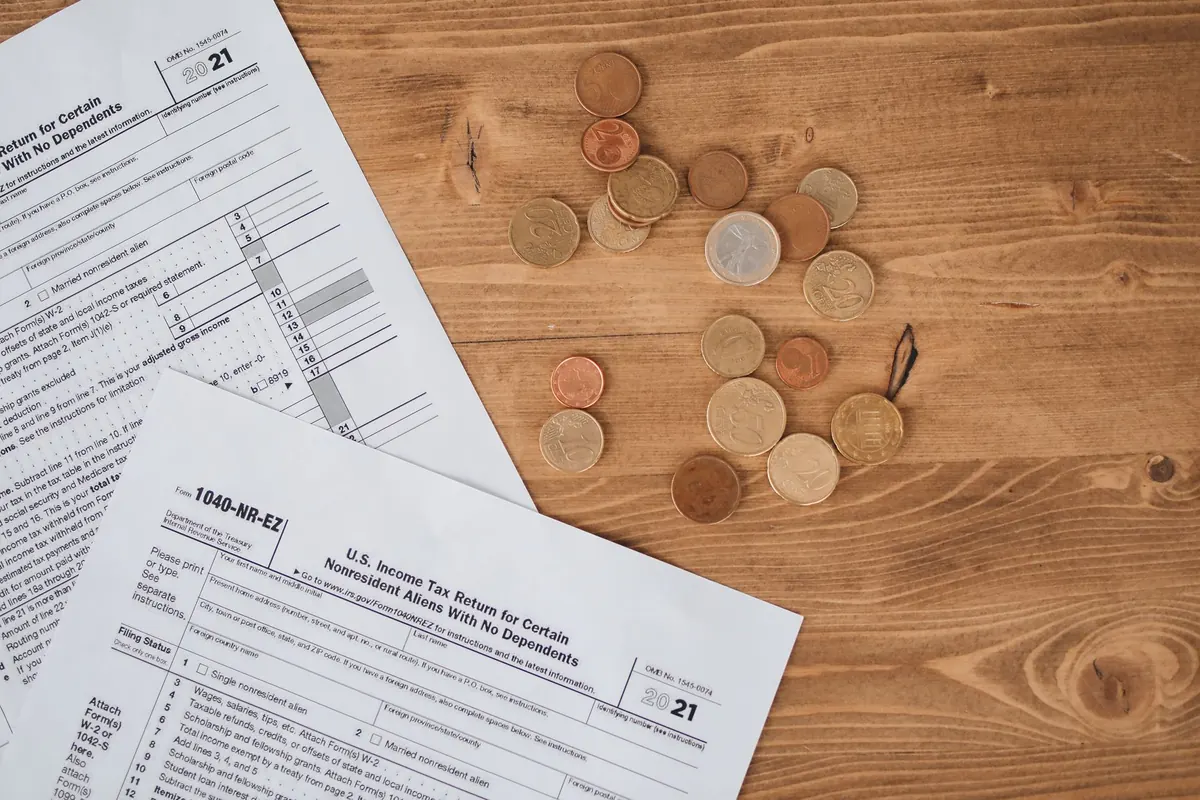ISA vs SIPP: Comparing UK Tax-Efficient Investment Accounts